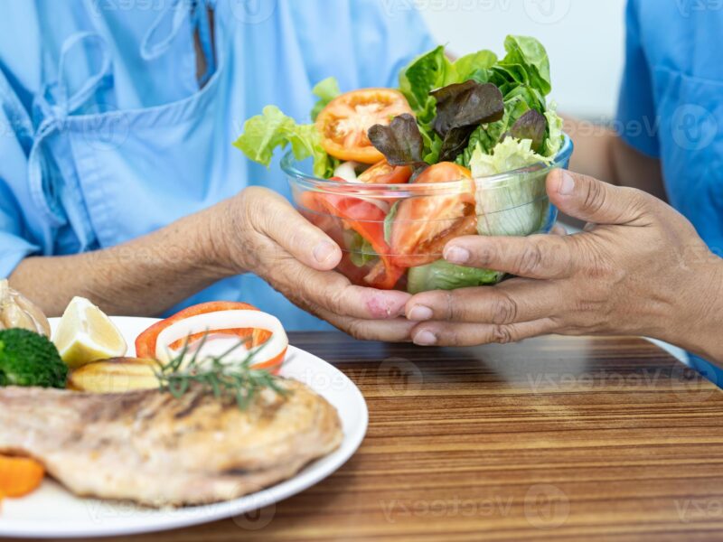 Du bist krank oder älter und benötigst Hilfe. Kaufe ein, mache Besorgungen, koche auch etwas Leckeres und Gesundes, zusammen spazieren gehen oder Begleitung zum Arzt.