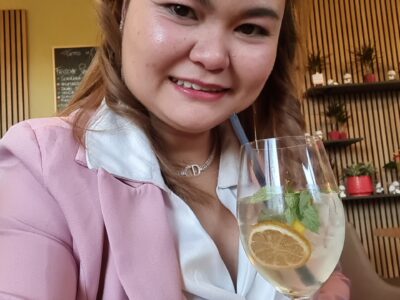 Kuchen backen und Asiatischen Küche zubereiten.