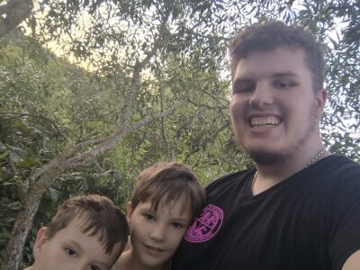 Alles handwerkliche, IT Probleme oder auch Autoprobleme, Babysitting, Unzugshilfe, Gartenarbeit oder Hilfe beim Einkaufen